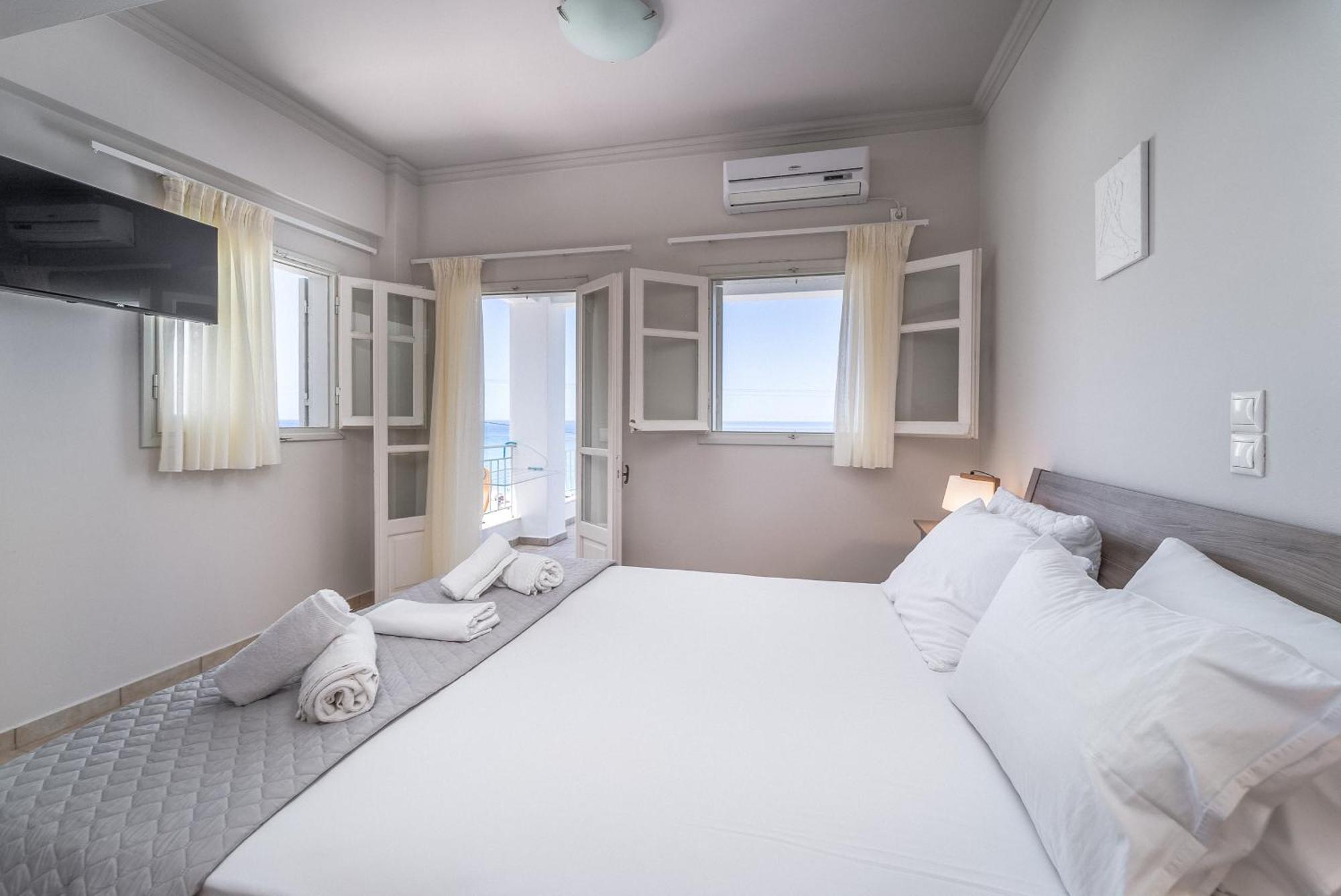 Monato Luxury Apartments Ayios Nikitas Bagian luar foto